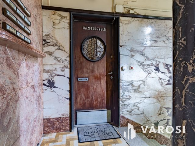 Közvetlenül a Mom park mellet, 25 m2 földszinti garzon kiadó