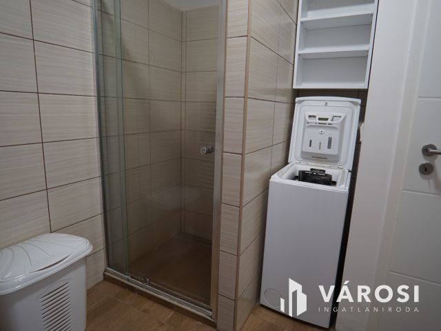 Kiadó igényes lakás, zárt udvaros társasházban!